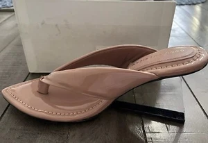 GOOD AMERICAN Dusty Patent Lucite Wedge Size 8 -1/2 Thong Sandals GA077P-X - Picture 1 of 8