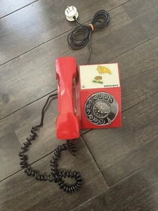 Antiguo teléfono de marcación giratoria vintage rojo Yugoslavia ISKRA ETA 32 años 70 - Imagen 1 de 6