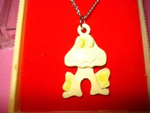 Vintage Yellow Enamel FROG Pendant Necklace 80's - Picture 1 of 4
