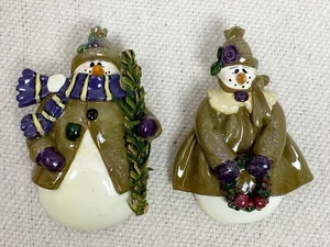 Pair Vintage 1999 Donna Little Enesco Snowman Woman Brooch Pendants Wreath - Picture 1 of 5