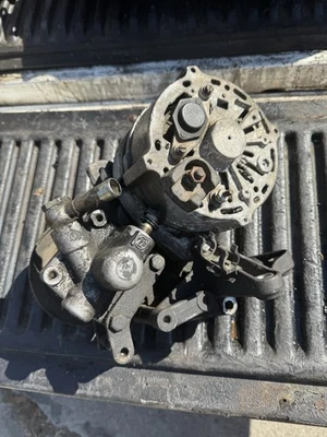 Bomba de dirección asistida OEM BMW E30 87-91 325e 325i 325es 325is Foto 1 de 2