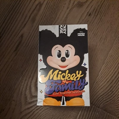 Pop Mart слепая коробка Disney Mickey семьи Labubu вместе подвеска новый в коробке Бесплатная доставка - Изображение 1 из 4