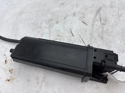 Bote evaporador de combustible Toyota Prius Prime 2017-2022 Foto 1 de 4