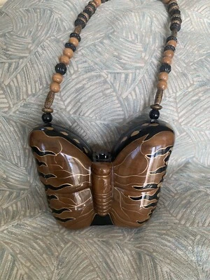 Сумочка Timmy Woods бабочка с ручкой из бисера - Изображение 1 из 4