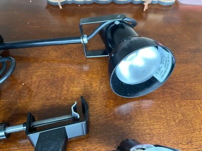 柔性黑色金属摆臂灯适用于办公室/工作室/家庭/桌面/桌面带灯泡 — 第 1/4 张图片