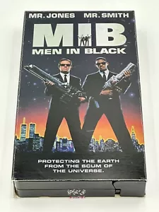 Men In Black - Featuring Will Smith & Tommy Lee Jones - VHS - Tested - Picture 1 of 3
