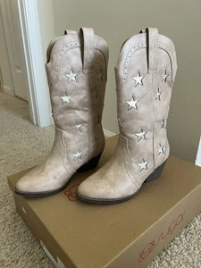 Woman’s Size 7 Sugar Tammy Star Mid Calf Boot - Picture 1 of 10