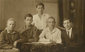 1930er Jahre antikes hübsches Jungen Portrait UdSSR Vintage Foto - Bild 1 von 3