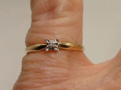 LOVELY 10K GOLD DIAMOND ACCENT FRIENDSHIP RING SIGNED RL! SZ 6 3/4 - Image 1 of 4