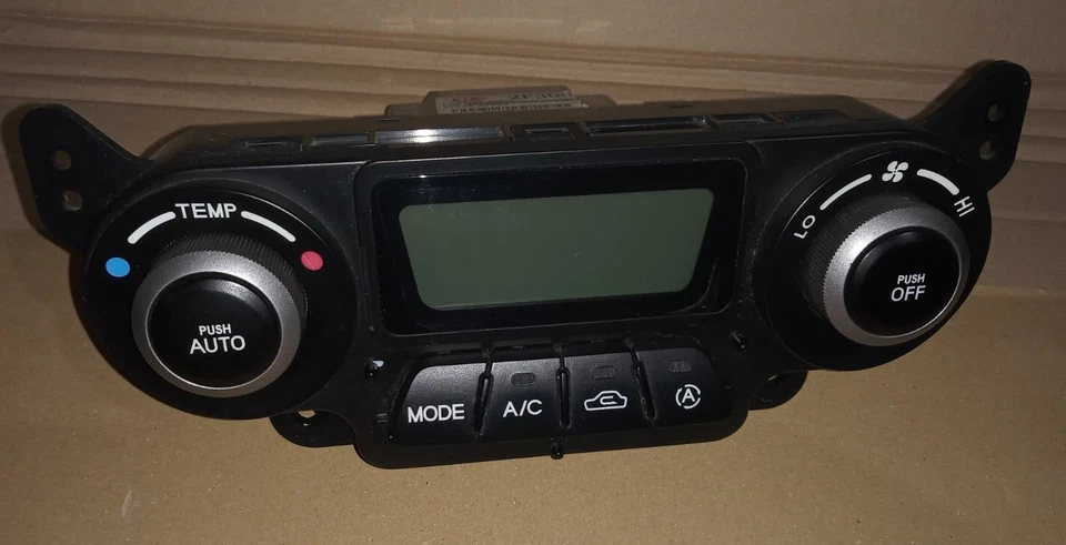 Centralina comandi clima 97250-2F300 Kia Cerato Mk1 2003-2006 usata (59884) - Immagine 1 di 4