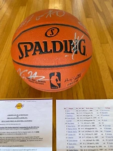 Kobe Bryant 2013-14 Los Angeles Lakers Team Signed Spalding NBA Basketball - Picture 1 of 7