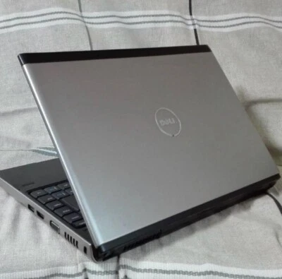 DELL Vostro 3300 Intel Corei5 M460 2.53GHz HDD 320GB RAM 4GB 13.3-inch Silver - Image 1 of 4