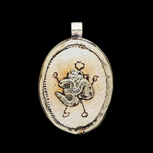 Antiguo colgante OM de plata 925 - Imagen 1 de 1