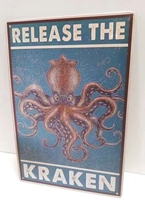 Release The Kraken Blechschild 12 x 8 Zoll Männerhöhle Retro-Stil Wandhänger - Bild 1 von 5