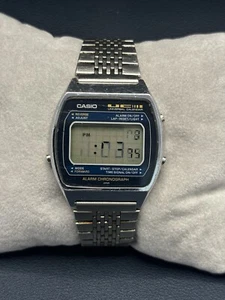 VINTAGE CASIO 79QS-39 UNIVERSAL CALENDAR ALARM CHRONOGRAPH WATCH - Parts/ Repair - Picture 1 of 9