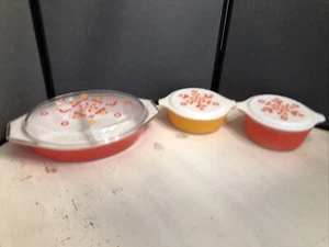 Pyrex Friendship Casserole Dishes Set Of 3 Dishes W Decorated Glass Lids 472 471 - Picture 1 of 18