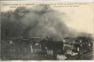 CP 83 Var - Toulon 25 sept. - Catastrophe de la Liberté - Rade à l'explosion - Picture 1 of 2
