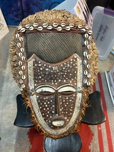 Authentic African Kuba tribe helmet mask from democratic republic of Congo - Picture 1 of 17