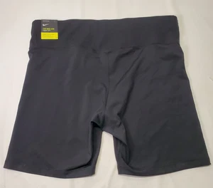 The Nike One Tight Fit Mid Rise 7" Length Womens Training Shorts Size 1X Black - Picture 1 of 10