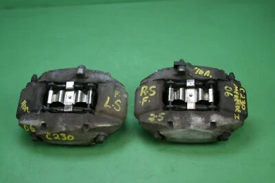 04-07 MERCEDES BENZ C230 PASSENGER DRIVER FRONT BREMBO BRAKE CALIPER SET OF 2 z Foto 1 de 4