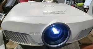 PROYECTOR INDEPENDIENTE EPSON EH-TW9400W 4K, HDR, CONTROL 3D4 HOME CINEMA - Imagen 1 de 24
