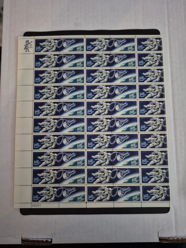 United States 1331-32 1967 5c Accomplishments in Space - Image 1 of 1