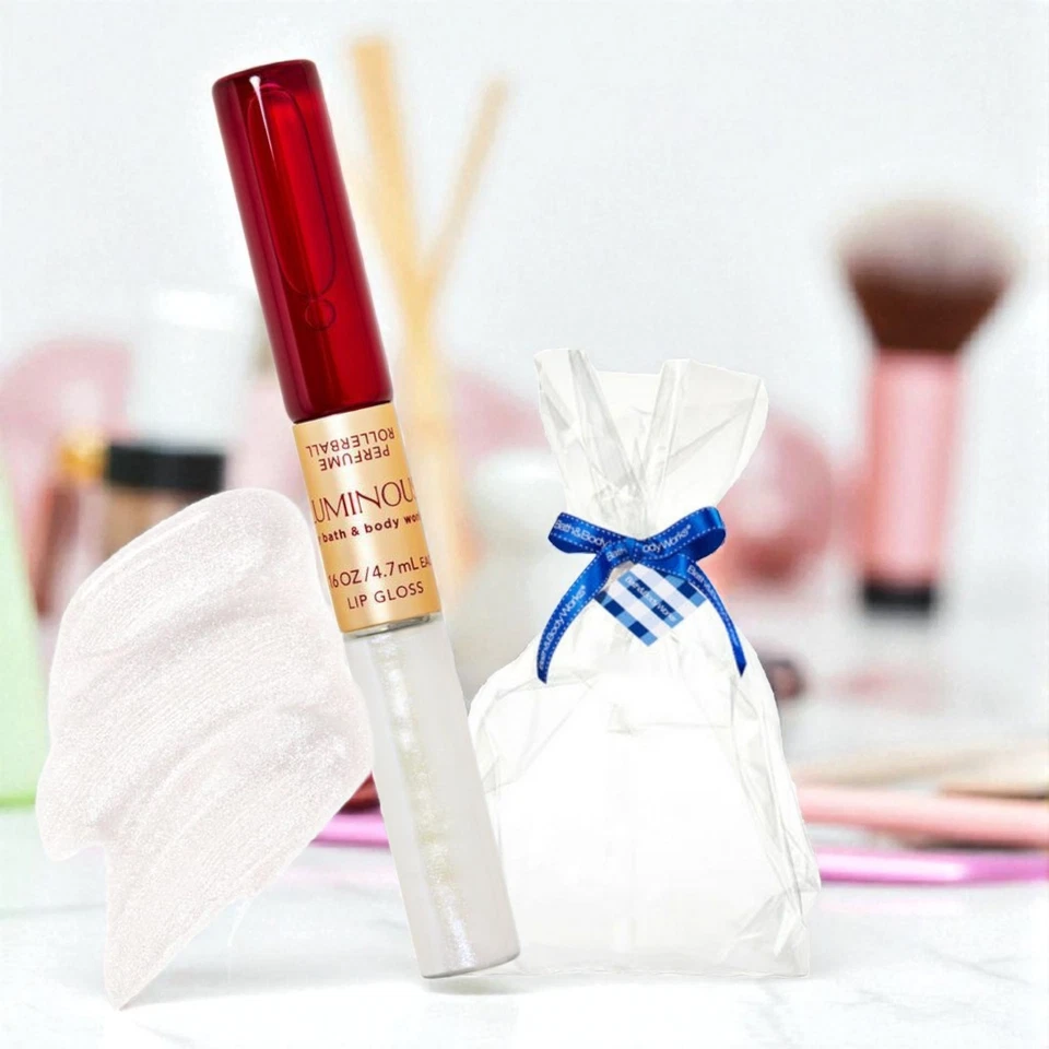 BOLSA DE REGALO LIBRE DE BRILLO DE LABIOS Y ROLLERBALL LUMINOSO Bath & Body Works Foto 1 de 1