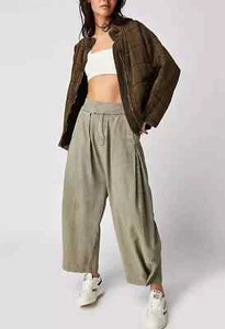 FREE PEOPLE COOLE HARBOUR HOSE WEITES BEIN ARMEEGRÜN GRÖSSE MEDIUM NEU MIT ETIKETT - Bild 1 von 4