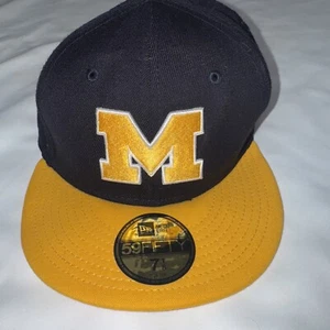 Men's New Era Navy Michigan Wolverines 59FIFTY Fitted Hat 7 1/8 - Picture 1 of 3