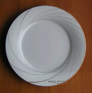 NORITAKE GOLDEN TIDE FINE CHINA 81/4" SALAD PLATE ELEGANT (S) - Picture 1 of 3