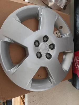 2007-2010 Saturn Aura 17” Hubcap Wheel Cover Silver 9595617 - Image 1 of 4