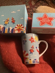 2022 Macy’s Thanksgiving Day Holiday Parade Tasse Geschenkbox 16 Unzen Neu mit Karton - Bild 1 von 9