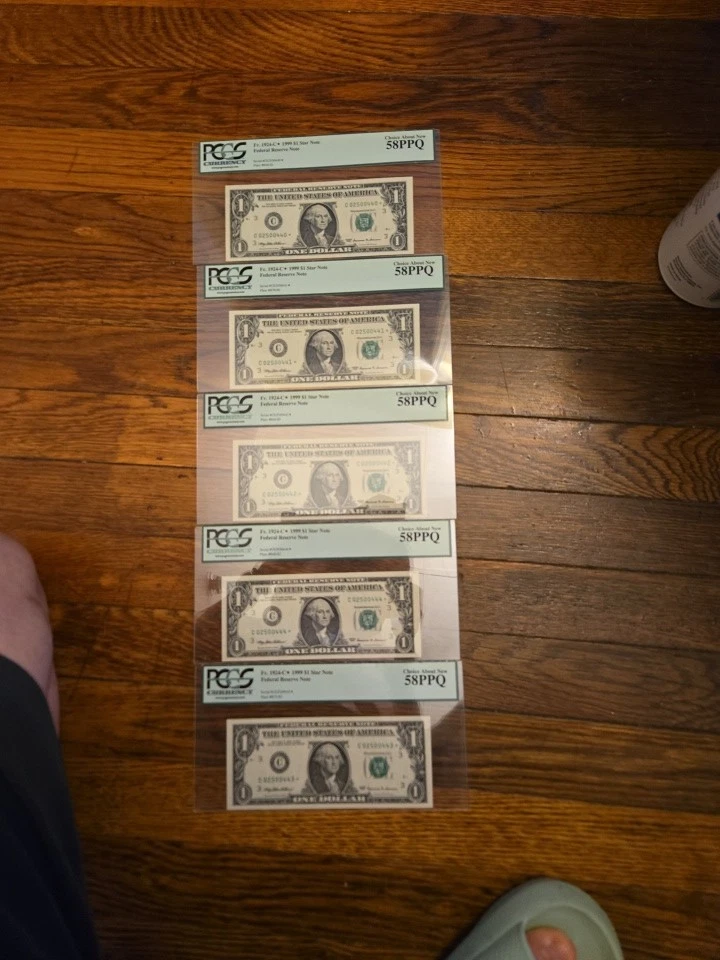 1999 $1 Star Notes Uncirculated Consecutive Serial Numbers, Crisp Condition - Image 1 of 1