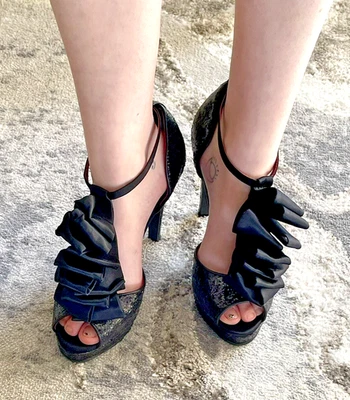 NUEVOS ZAPATOS DE PRESA personalizados NEGRO BRILLO Pump peep stiletto Tacones Arco Talla 5.5 36 Foto 1 de 4