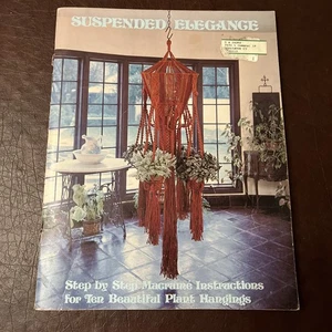 1975 Suspended Elegance Makramee Buch Anleitung Pflanzenhänger  - Bild 1 von 12