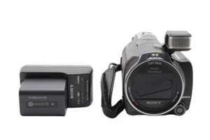 SONY HDR-PJ790V HANDYCAM Full HD Camcorder - Picture 1 of 5