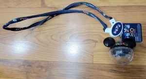 Disney Parks 2020 Light Up Glow Schlüsselband Mickey & Friends - Bild 1 von 2