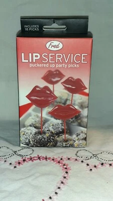 Fred Lip Service - Selecciones de fiesta fruncidas rojas día de San Valentín 18 unidades cóctel Foto 1 de 3