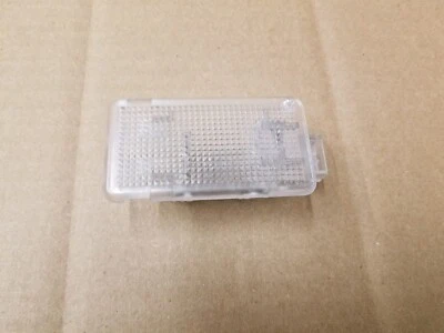 Lente de luz de lámpara de pie de cortesía debajo del tablero de instrumentos Volvo OEM 2001-2004 S60 9151431 Foto 1 de 3