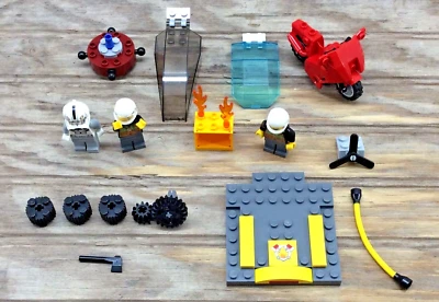 Lot of 17 LEGO Space Minifigures & Parts Pieces Windows Motorcycle Special 90's - Image 1 of 4