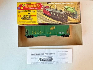 Roundhouse #3523 HO Built 50' FMC Covered Hopper-C&NW #178600 (green) w/box-EC - Picture 1 of 10