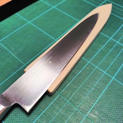 Cuchillo pequeño de cocina japonés Misono acero al molibdeno 150 mm con caja Saya usado Foto 1 de 4