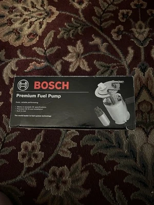 BOSCH Fuel Pump For 1986-1994 Nissan D21 Pickup truck  - Image 1 of 4