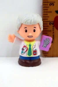 Fisher-Price Little People Doctor Nathan Figure 2016 - Picture 1 of 2