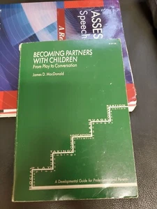 Becoming Partners With Children: From Play to Conversation - Paperback - GOOD - Foto 1 di 4