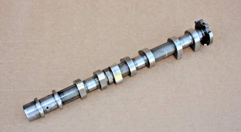 Árbol de levas de admisión izquierdo genuino OEM 2012-2019 3,3 L Hyundai Kia 24100-3CGA0 Foto 1 de 4