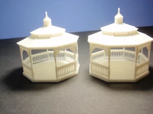 HO Scale Gazebo - 2 Pack - - Picture 1 of 7
