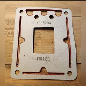 Genuine Eaton Fuller 4305294 Shift Tower Gasket (Housing, Shift Lever) - Picture 1 of 3