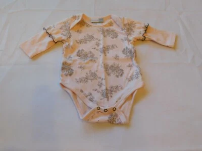 Vitamins Bebé Niña Body Una Pieza Manga Larga Talla 3 Meses Rosa Usado en Excelente Condición Foto 1 de 4