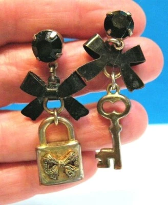 VINTAGE BETSY JOHNSON RARE CHARM EARRINGS BLACK BOWS LOCK KEY PIERCED DANGLE - Image 1 of 2